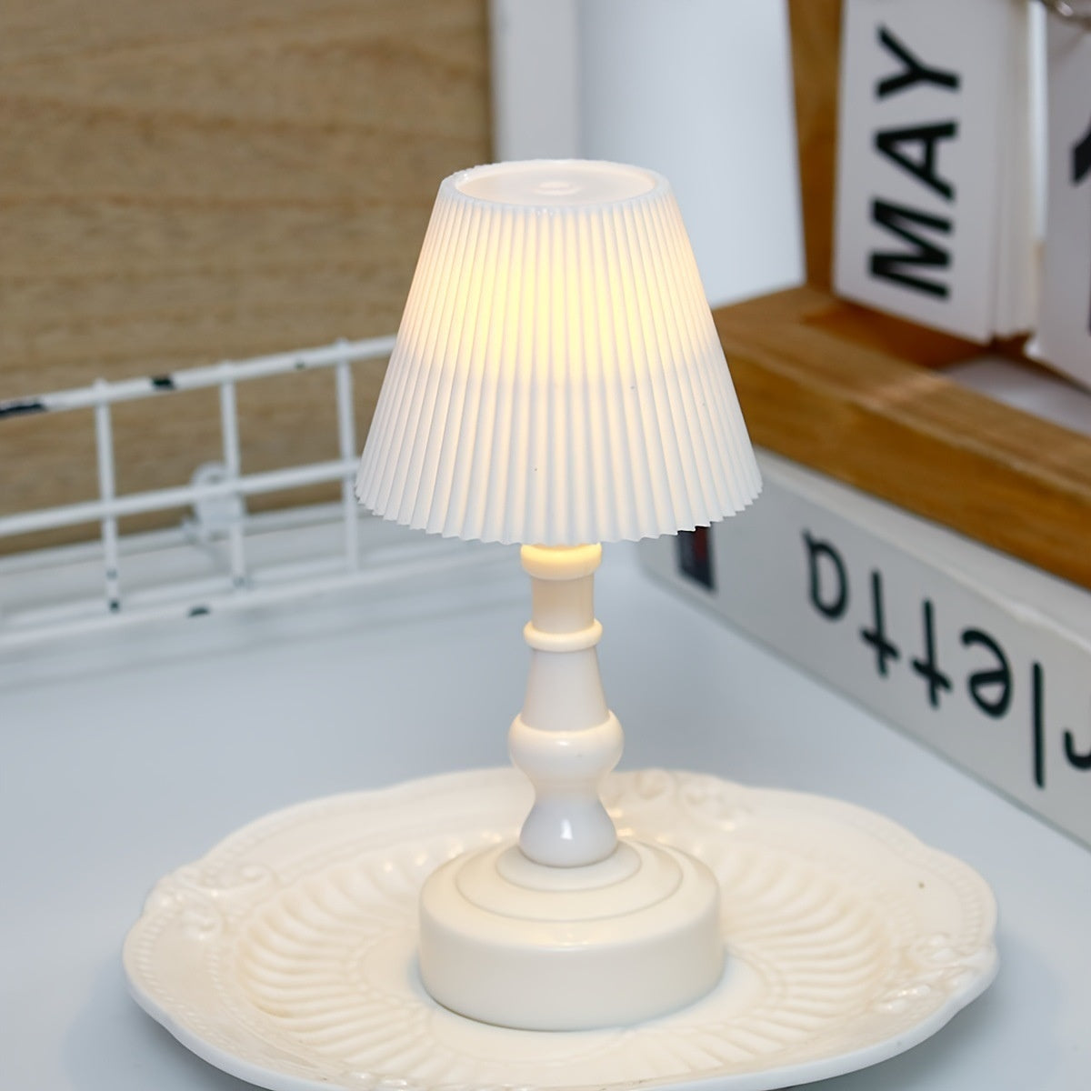 Simple Decorative Cute Table Lamp