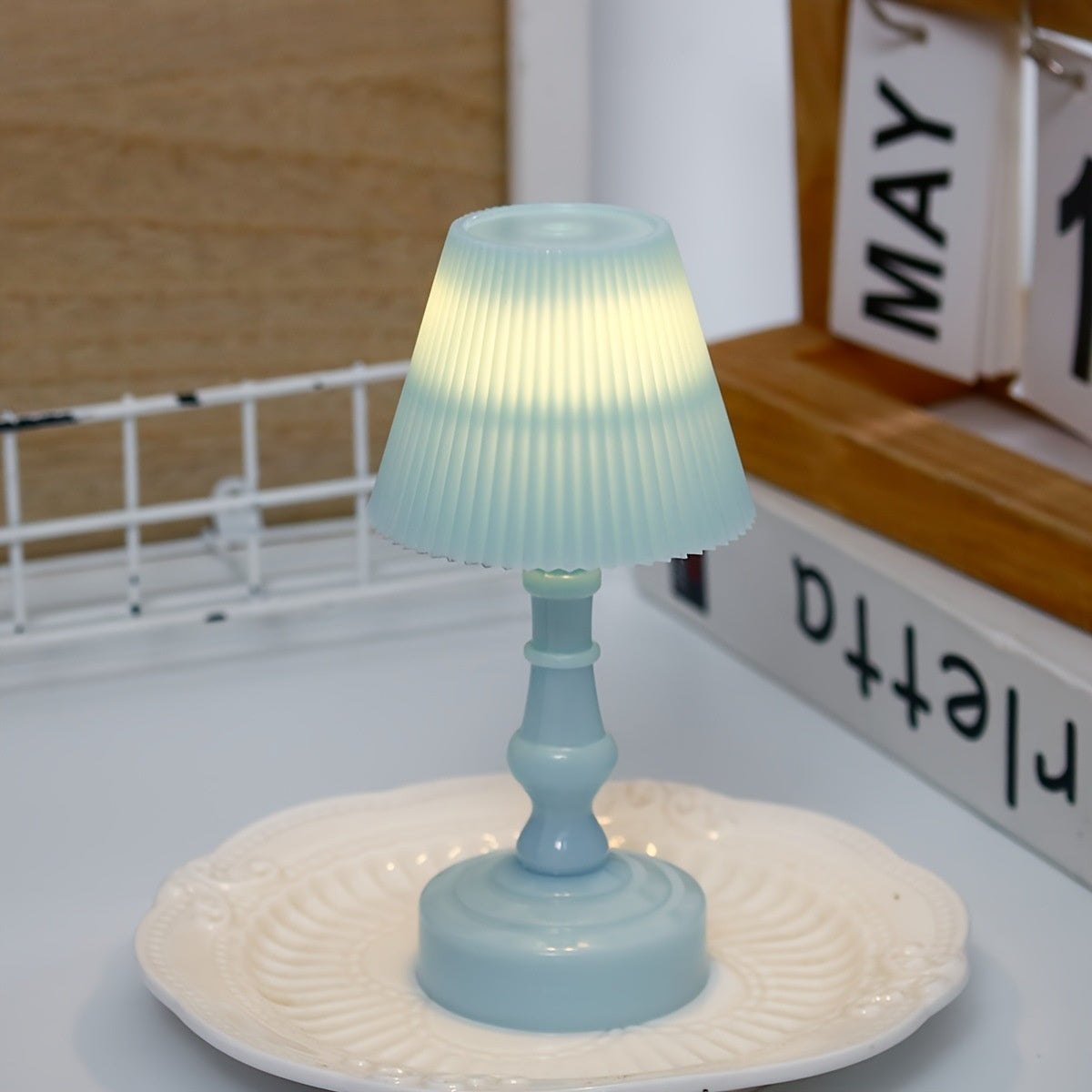 Simple Decorative Cute Table Lamp